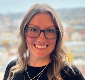 Lindsey Headshot Cropped